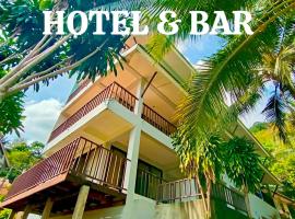 Moya hotel&bar, hótel á Phuket