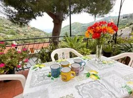 SANREMO Mare e Relax - Affittasi "Casa Illiade" con parcheggio libero, terrazza e Wi-Fi