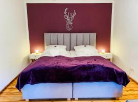 Belisima Apartments I Ferienwohnungen Fischbachau - Schliersee I Historisch & Cozy mit Bergblick I 2 Schlafzimmer, hotel v destinaci Fischbachau