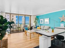 Waikiki Beach Ocean View King Bed & Free Parking