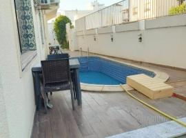 Appartement d'hote marsoie، فندق مع موقف سيارات في المرسى