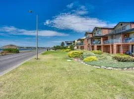 By The Sea Beachfront Apartment Wifi