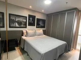 H-Flat Mobiliado com Garagem, 290m do Parque Flamboyant, Mínimo 2 Noites