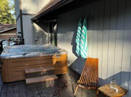Our cabin offered best vacation, hotel with parking in Moonridge