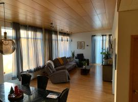 Spacious Cozy House in Keflavik、ケプラヴィークのホテル