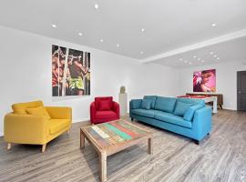 Pool AC King Bed Cozy Rooms - Villa Vaiaire: Vaïare şehrinde bir konukevi
