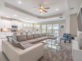 Naples Reserve: Brand New Stunning 4BDR Home, Ferienhaus in Lely Resort