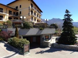 La Rocca Sport & Benessere, מלון בצ'אטילון