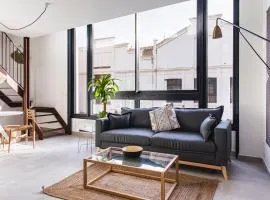Valencia Apartments by Olala Homes