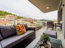 Semiramis Modern - Sleeps 8