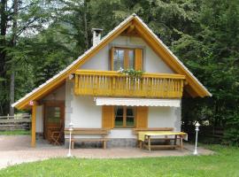 Holiday House Kaja, villa in Mojstrana