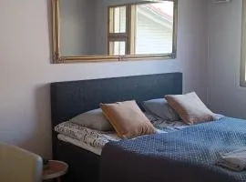 1BR Apartment M6 with sauna, big balcony,free parking