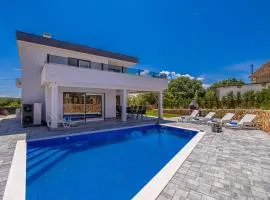 Vila KATHARINA s privatnim bazenom