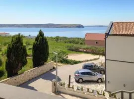 Beautiful Apartment In Rtina With House Sea View