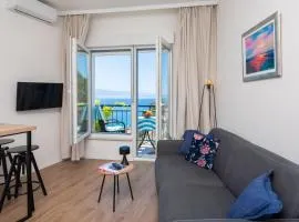 Caleta Seaview Suites II - Pool & Jacuzzi