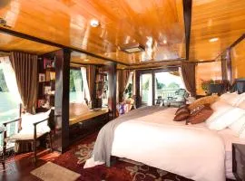 Hera Grand Luxury Cruise