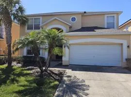 Spacious 7 BR, 4,5 BR Retreat with Pool 164 condo
