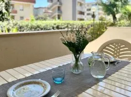 Nura's - Casa Flor Seaside