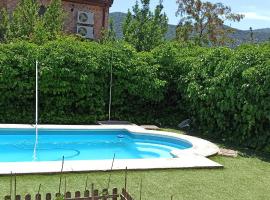 La Higuera de Gredos, hotel a Higuera de las Dueñas