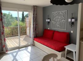 Maison duplex - Domaine P&V Le Rouret - Proche Vallon Pont d'Arc, hotel a Grospierres