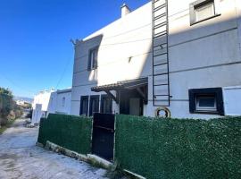 Bahçeli Verandalı Şirin Ev Havalimanına Yakın, viešbutis Dalamane