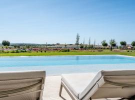 Bayline Beach & SPA - indoor and outdoor pool, hôtel à Armação de Pêra