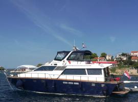 Motor Boat Paloma Rea, hotel u Trogiru