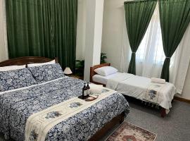 La Wood Homestay near Kuala Besut Jetty、カンポン・クアラ・ベシュットのホテル