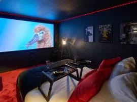 L'Oscar, Expérience Cinema Room avec Netflix, Canal Plus, Prime Vidéo chez les M by PRIMO C0NCIERGERIE