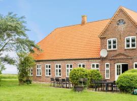 Cozy Home In Bredebro With Wifi, villa i Bredebro