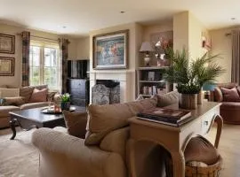 Luxury Interior Designed 4 Bedroom Villa, Kenmare