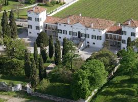 Villa Dragoni, hotel v destinaci Buttrio