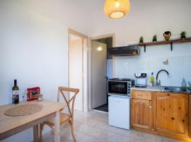 One House Pythagoreio