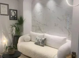 Khroma Luxury Suite 4 beach front apartment