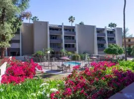Chic Condo with Heated Pool and Spa Old Town Scottsdale