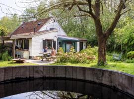 La Petite Foret Cottage In Brussels Countryside, cabaña o casa de campo en Asse