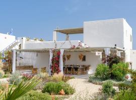 Villa Paralía - Best seaside, orlofshús/-íbúð í Agia Irini Paros