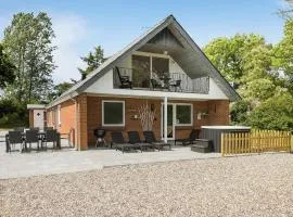 Lovely Home In Højslev With Wifi