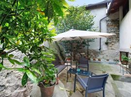 Appartamento sotto il Forte di Bard, hotel v destinaci Bard
