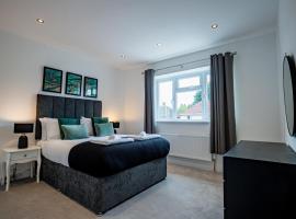Guest Homes - Carlisle Road House, hotell i Hindlip