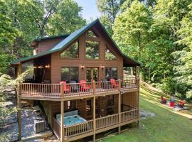 New! Private Cabin with Hot Tub 3/3 w/Game Room! Wears Valley, chalet de montaña en Sevierville