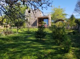 Le petit paradis, mini maison,nature,confort,calme, khách sạn ở Saint-Julien-le-Petit