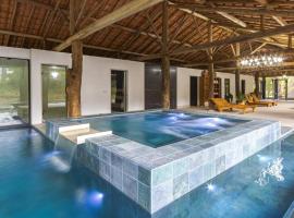 Resort Fazenda 3 Pinheiros, hotel with pools in Engenheiro Passos