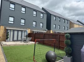 Milton Keynes Retreat - 4 Bedroom Luxury House, hotel en Milton Keynes