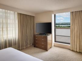 DoubleTree by Hilton Washington DC – Crystal City, hotel in Arlington