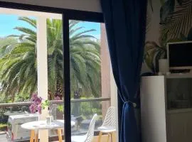 A 2 pas de la plage de Perros : 2 à 4 hôtes.