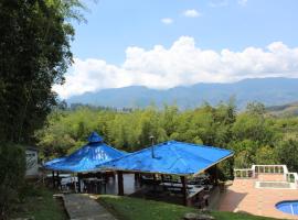 Finca en El Lago Calima, hotel a Yotoco