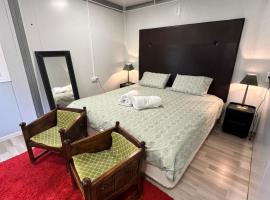 BUNGALOW INFANTA, μπανγκαλόου σε Torrelaguna