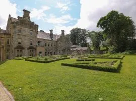 The Violet Suite Stone Cross Mansion