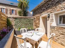 Jolie maison en pierre vue sur mer a Ploubazlanec